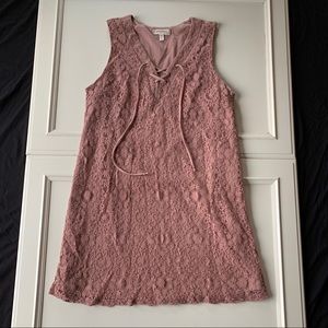 Women’s Monteau Lace dress w/ lining Large